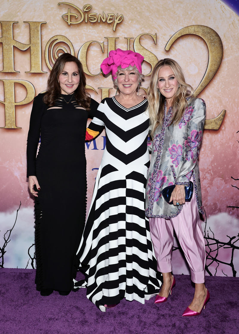 Сара Джессика Паркер с дочерьми и супругом посетила премьеру сиквела фильма "Фокус-покус"