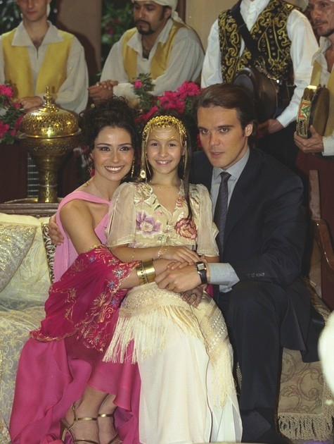 Звезда сериала "Клон" Карла Диас выходит замуж: фото с помолвки